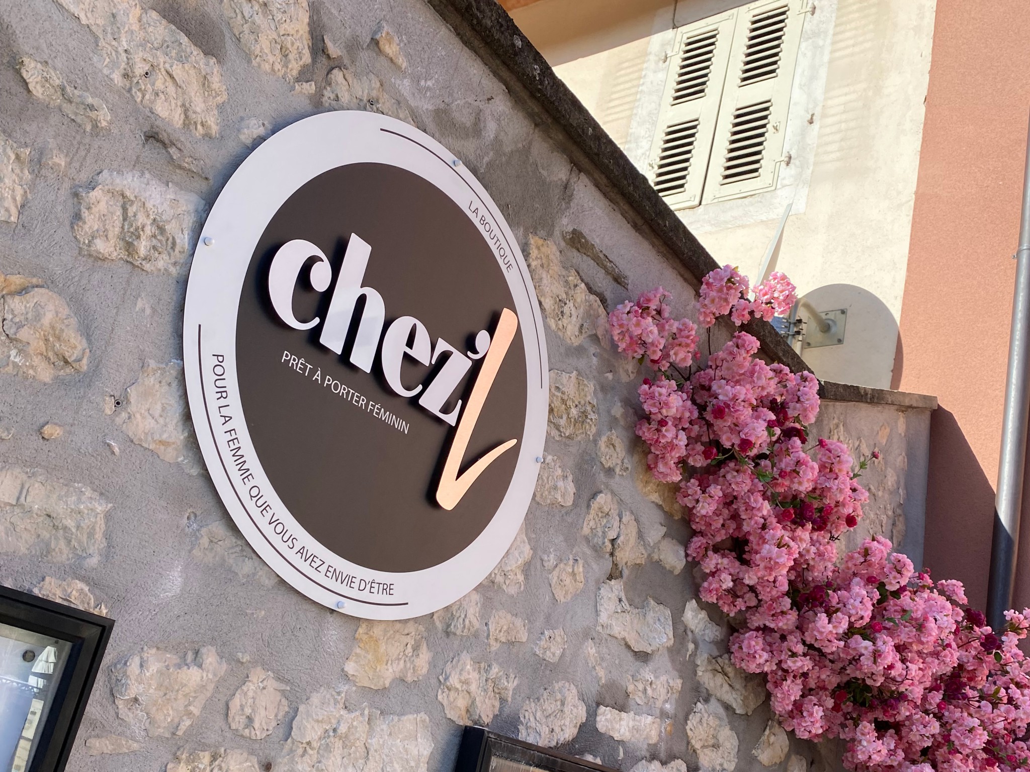 enseigne - chezl - cruseilles
